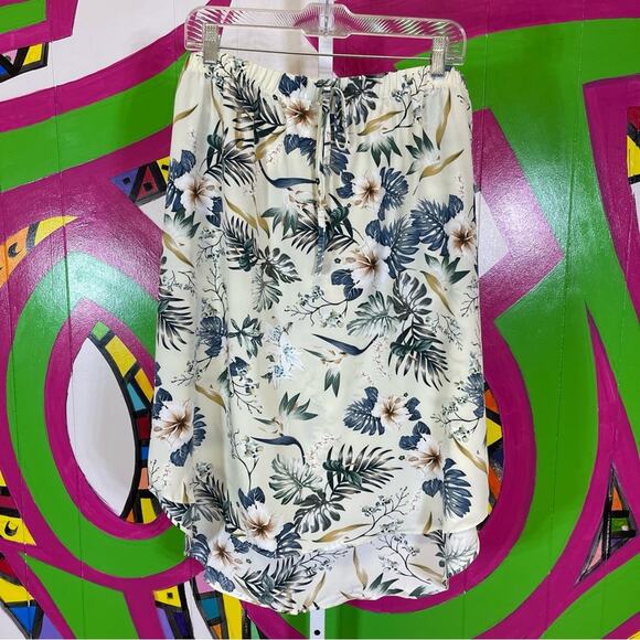 SHEIN, Floral Skirt. Size 3XL. Elastic Waist, Scoop Hem. Excellent condition! - Picture 1 of 6